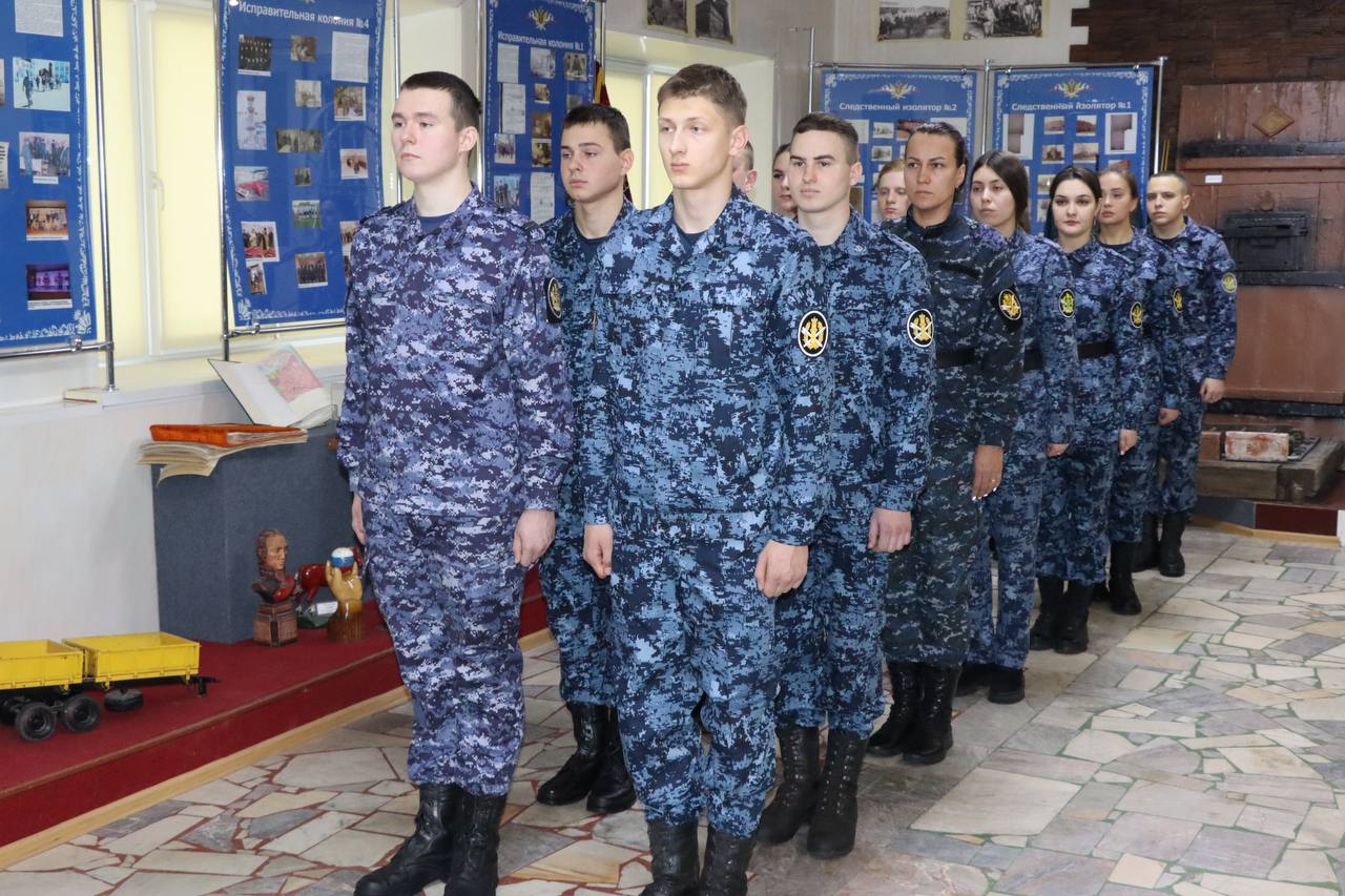 Протоиерей Антоний Шварев благословил молодых сотрудников уголовно-исполнительной системы  