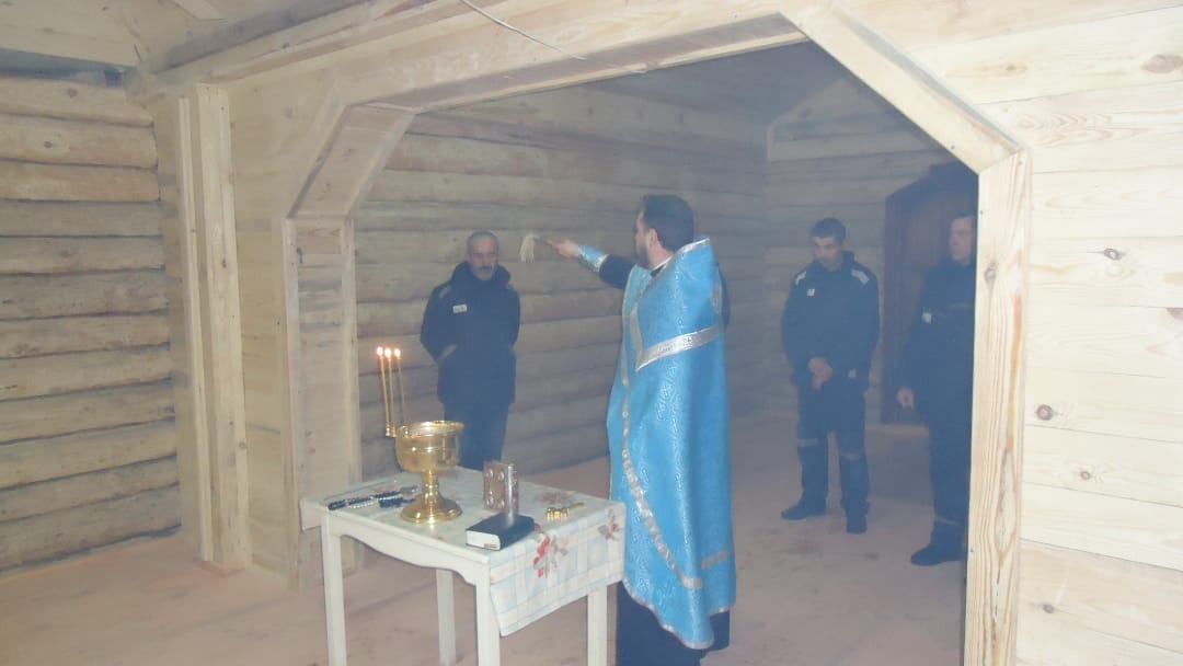 В ИК-7 прошел молебен в строящемся храме во имя иконы Божией Матери "Взыскание погибших"