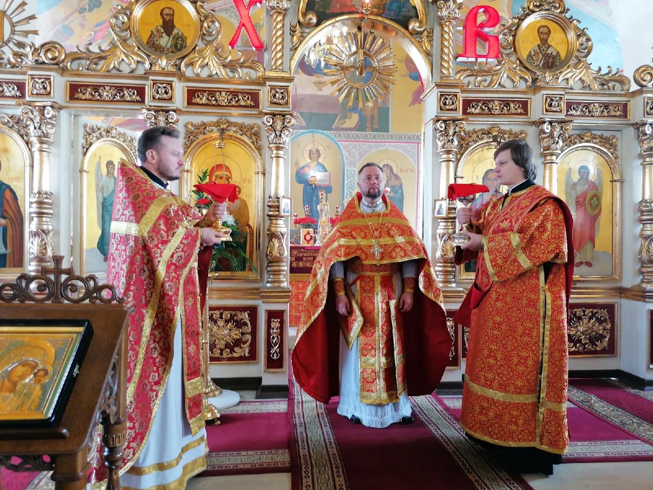  В субботу  Светлой седмицы протоиерей Александр Филиппов совершил Божественную литургию