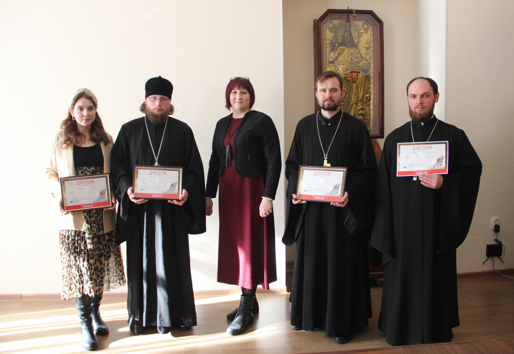 Митрополит Пензенский и Нижнеломовский Серафим наградил дипломом рабочую группу нашего сайта в конкурсе «PROSTOR-2020»
