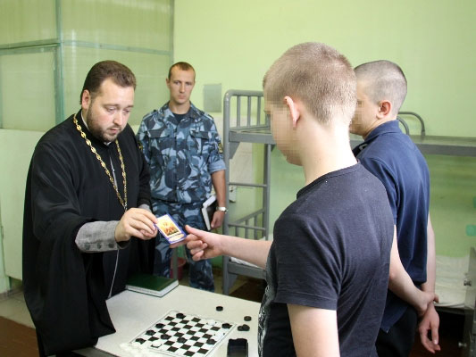Проитоиерей Антоний Шварёв посетил несовершеннолетних, содержащихся в СИЗО-1