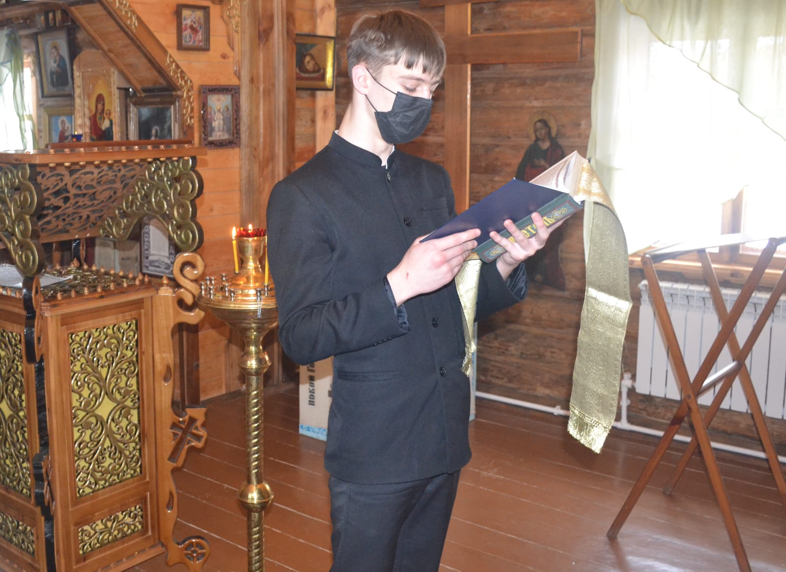 Протоиерей Антоний Шварёв совершил Божественную литургию в ИК-7 
