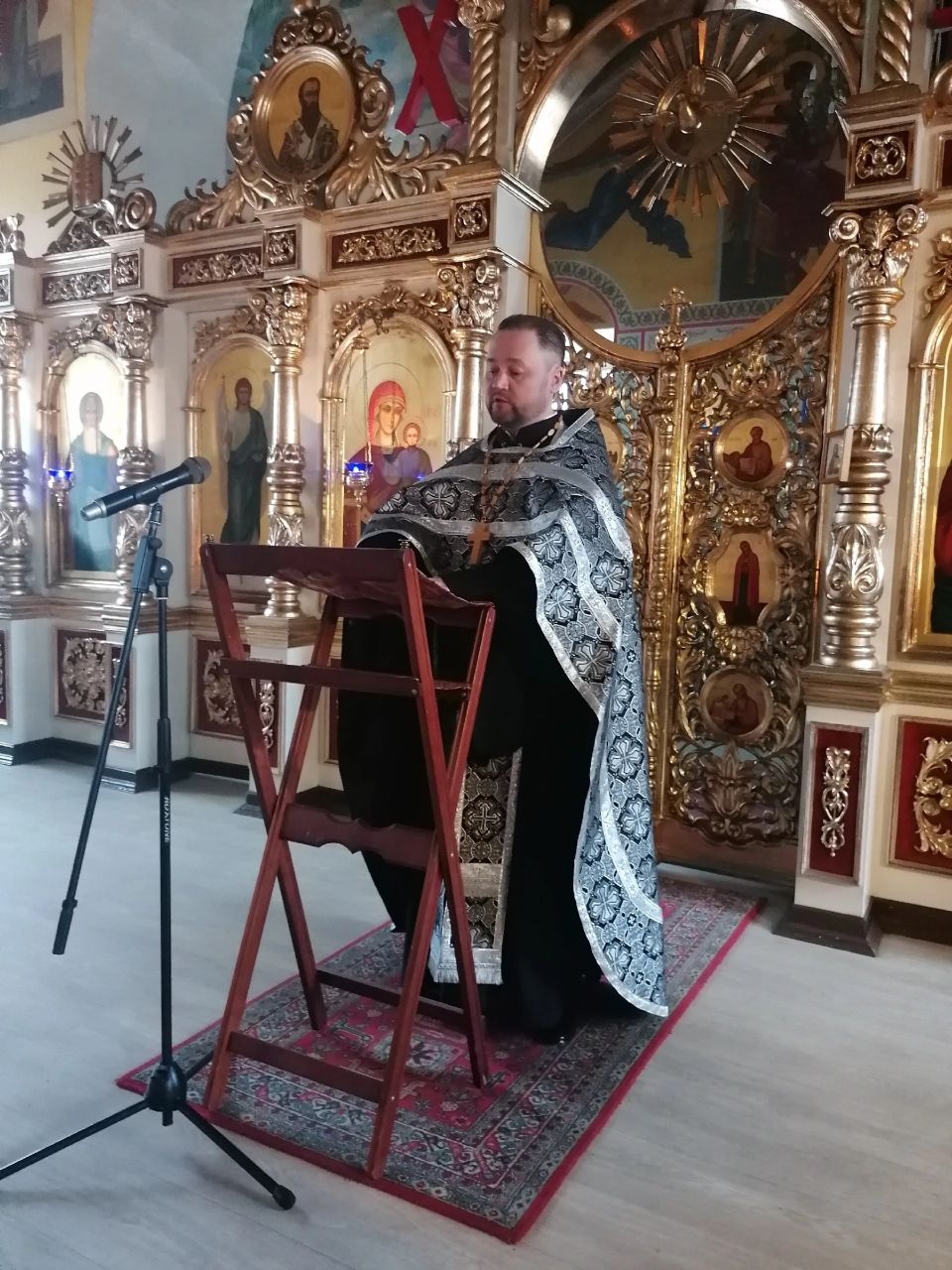  Протоиерей Александр Филиппов совершил утреню с чтением Великого канона преподобного Андрея Критского