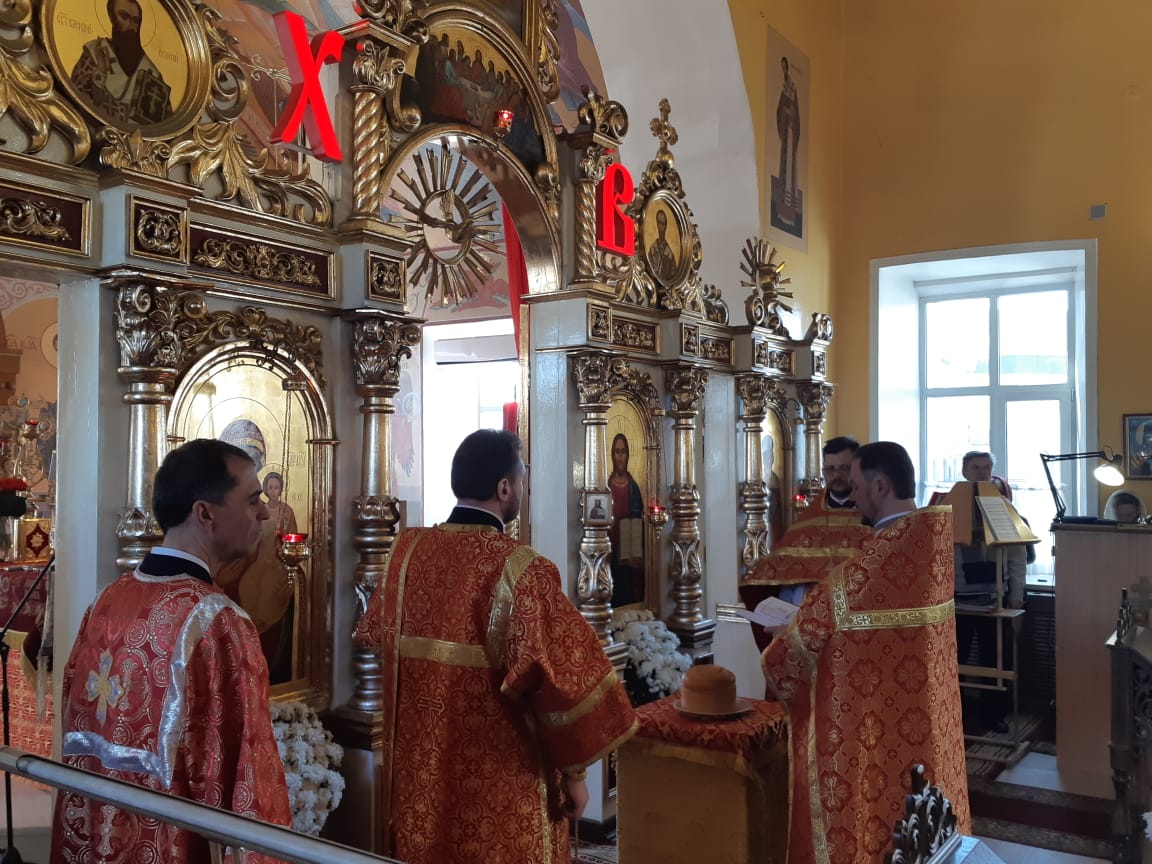 В субботу Светлой седмицы протоиерей Александр Филиппов совершил Божественную литургию