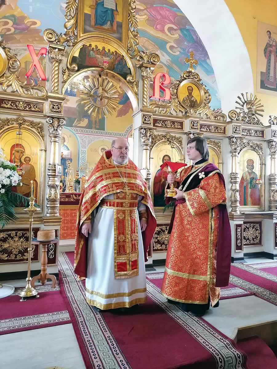 В среду Светлой седмицы протоиерей Александр Филиппов совершил Божественную литургию