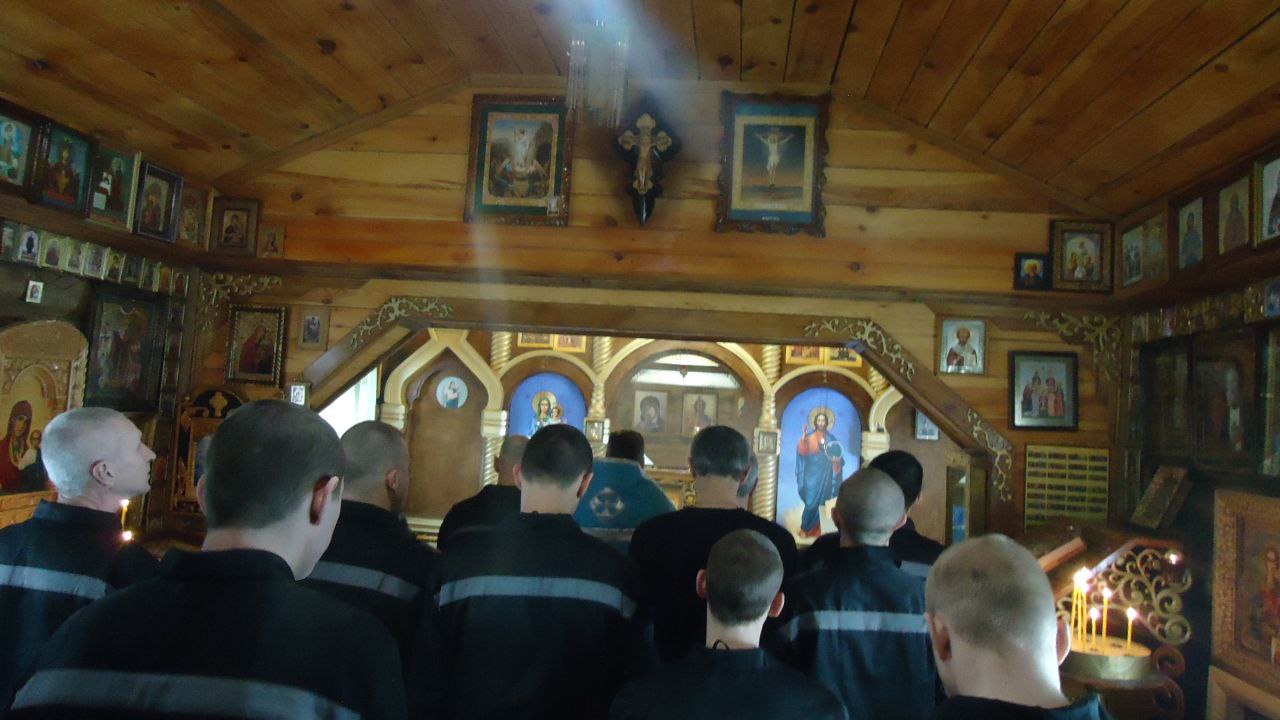 Протоиерей Антоний Шварев совершил Божественную литургию в ИК-7
