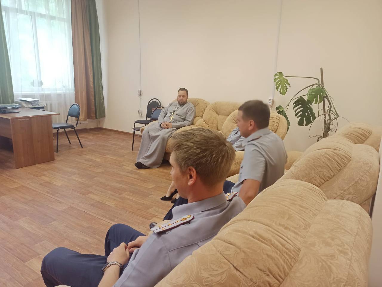 Протоиерей Антоний Шварев провел духовную беседу с сотрудниками УИС и осужденными без изоляции от общества
