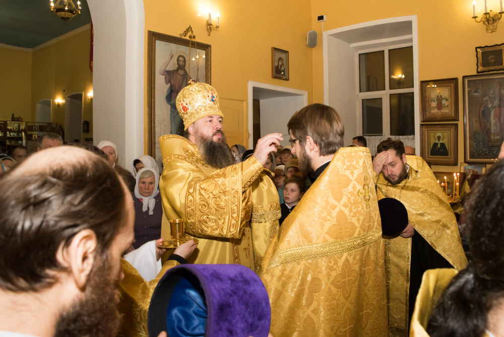 В канун престольного праздника митрополит Серафим возглавил всенощное бдение в нашем храме