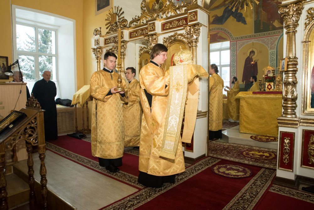 В день памяти святителя Николая Чудотворца митрополит Серафим совершил литургию в нашем храме