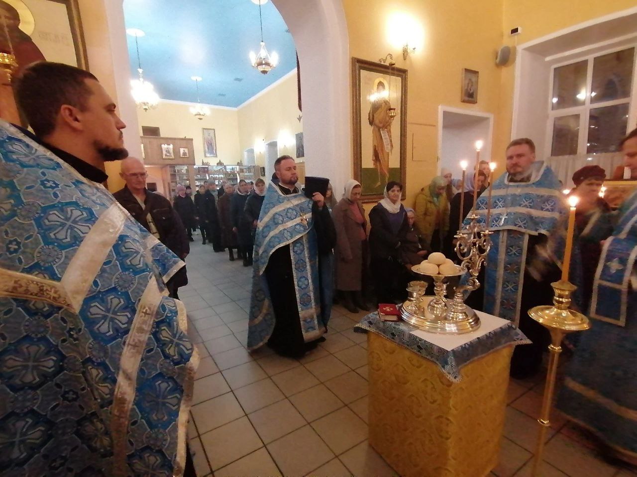 Всенощное бдение в канун празднования Казанской иконе Божией Матери