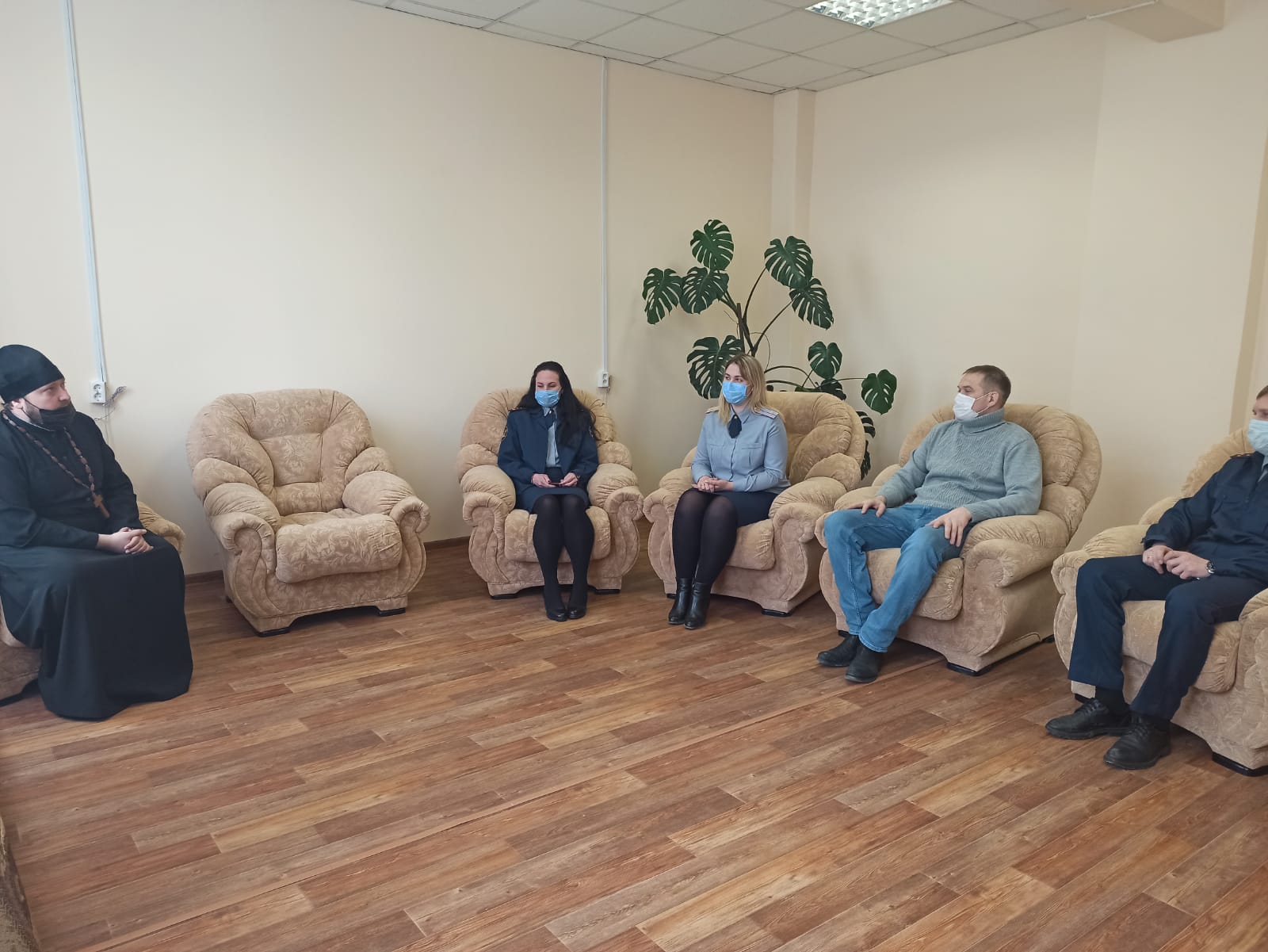  Протоиерей Антоний Шварёв встретился с сотрудниками Уголовно-исполнительной инспекции и осужденными без изоляции от общества