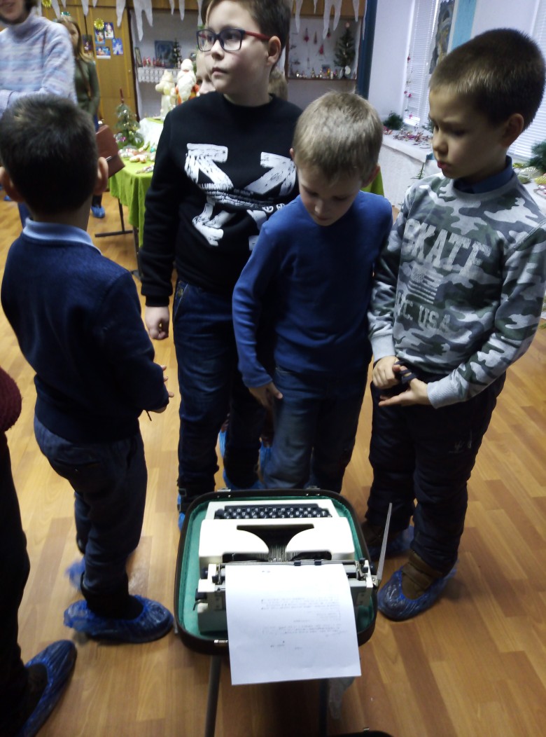 Воспитанники воскресной школы посетили "Музей елочной игрушки"
