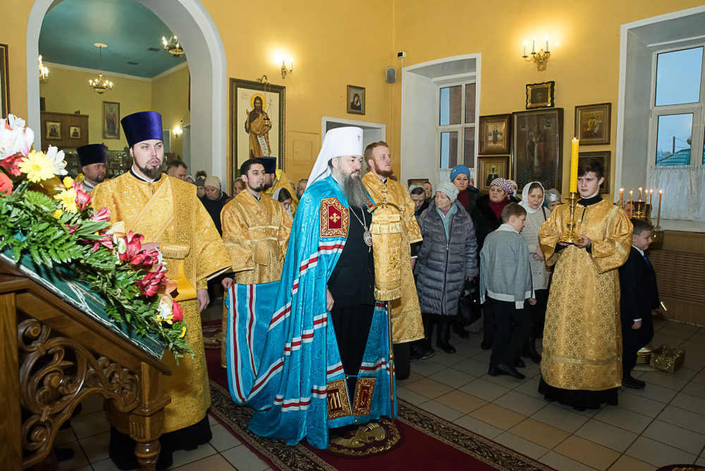 В престольный праздник митрополит Серафим совершил литургию в нашем храме