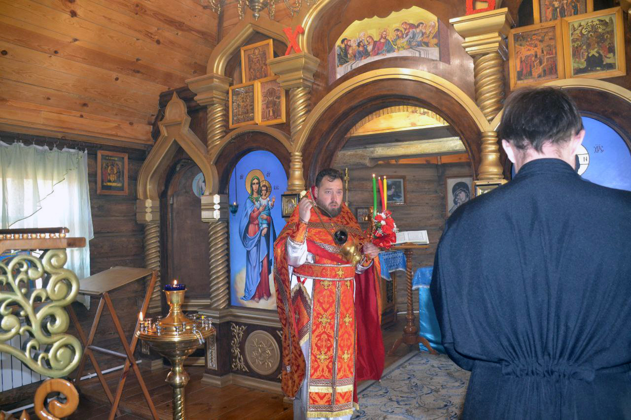  Протоиерей Антоний Шварёв совершил Божественную литургию в ИК-7