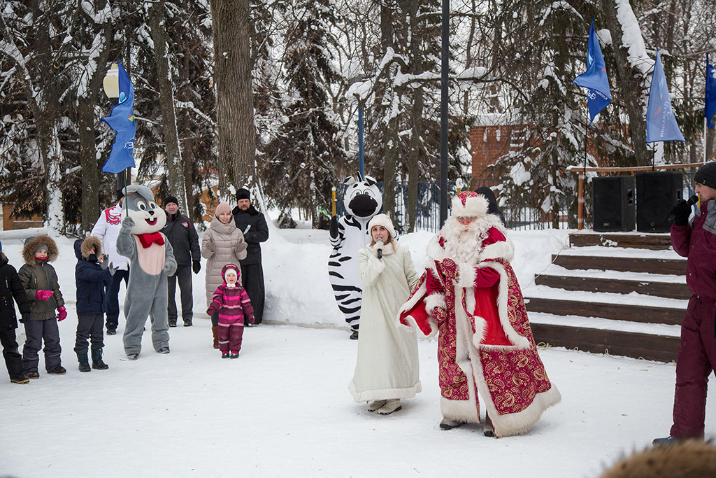 Иерей Сергий Беляков принял участие в спортивном празднике «Зимушка-зима»