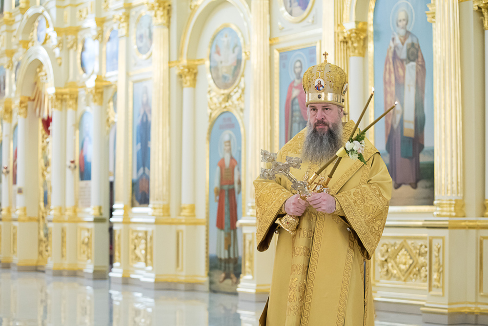 Протоиерей Александр Филиппов сослужил митрополиту Серафиму в день празднования Собора Пензенских святых  за литургией в Спасском кафедральном соборе 