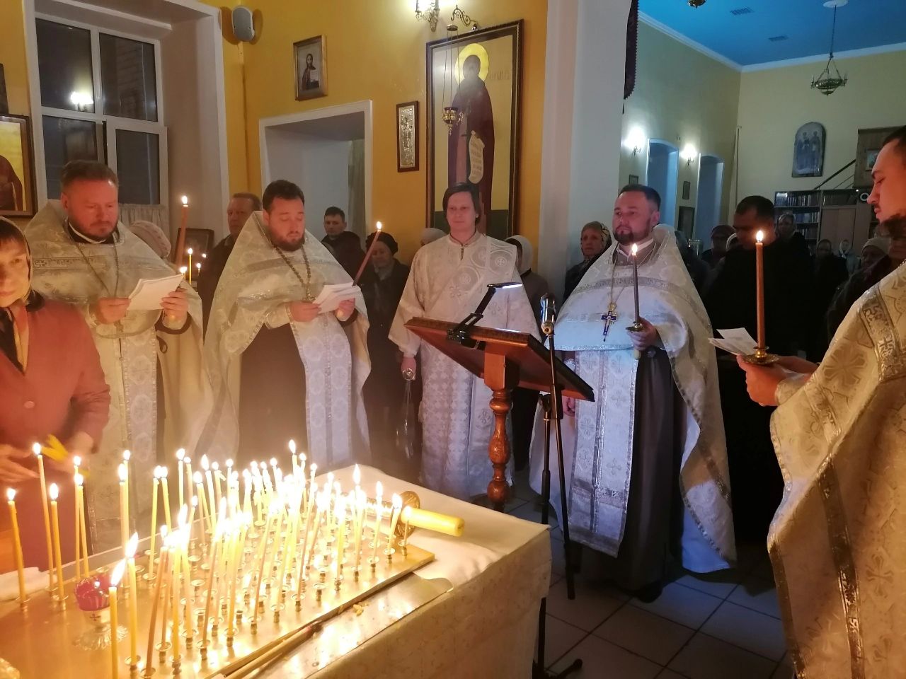Вечернее богослужение в канун Димитриевской родительской субботы