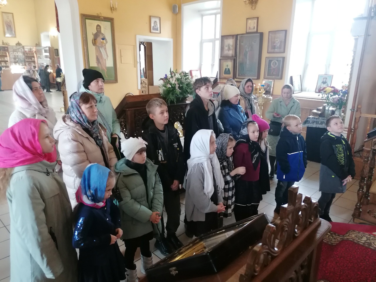 Иерей Сергий Карасёв встретился с учениками средней школы №1 города Спутник