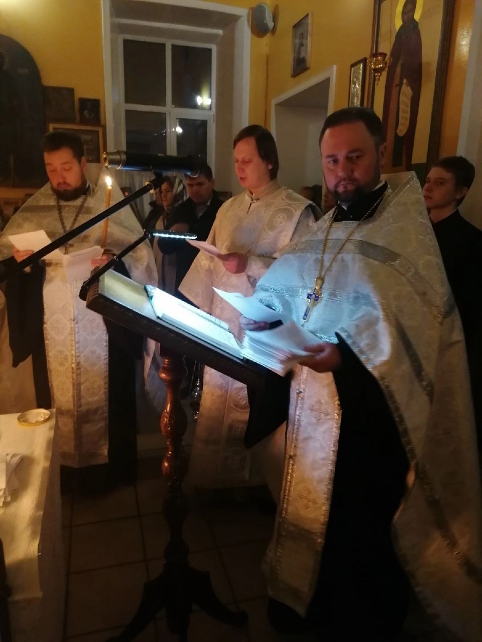 Вечернее богослужение в канун Димитриевской родительской субботы 