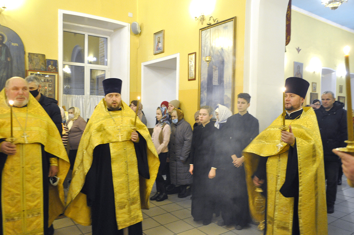 Всенощное бдение в канун престольного праздника святителя Николая Чудотворца