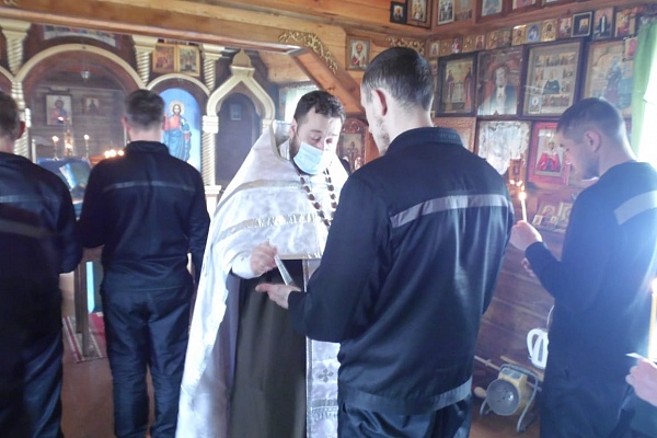 Протоиерей Антоний Шварев совершил Таинство Соборования в ИК-7