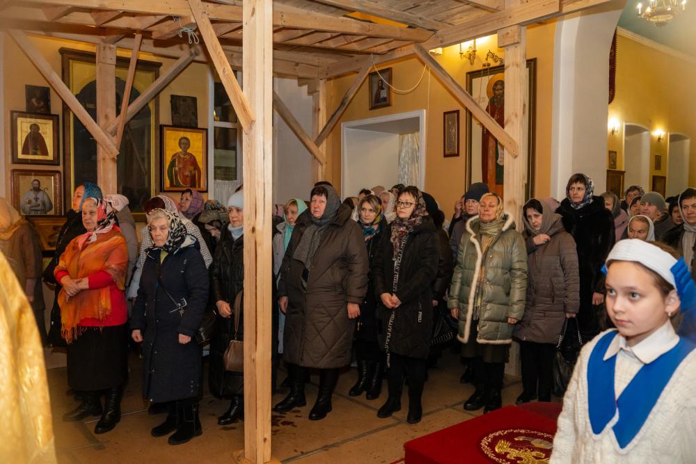 В канун престольного праздника митрополит Серафим совершил всенощное бдение в нашем храме