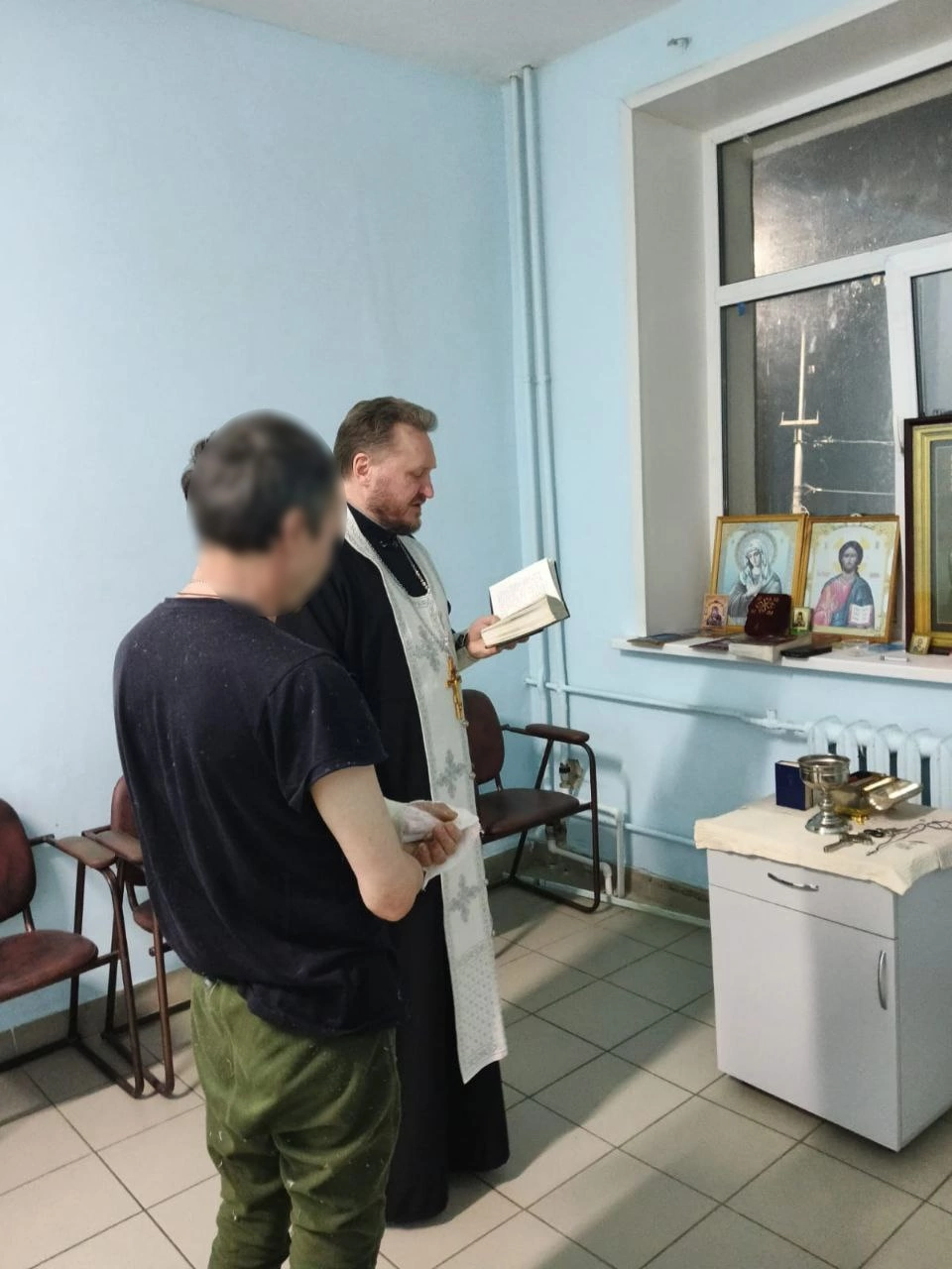 Священники посетили раненых участников СВО в военном госпитале Пензы