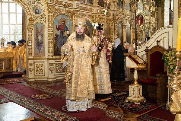 Митрополит Серафим рукоположил Олега Шугурова в сан диакона