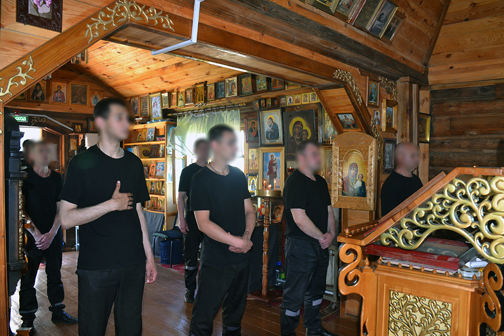 Протоиерей Антоний Шварёв совершил литургию в ИК-7