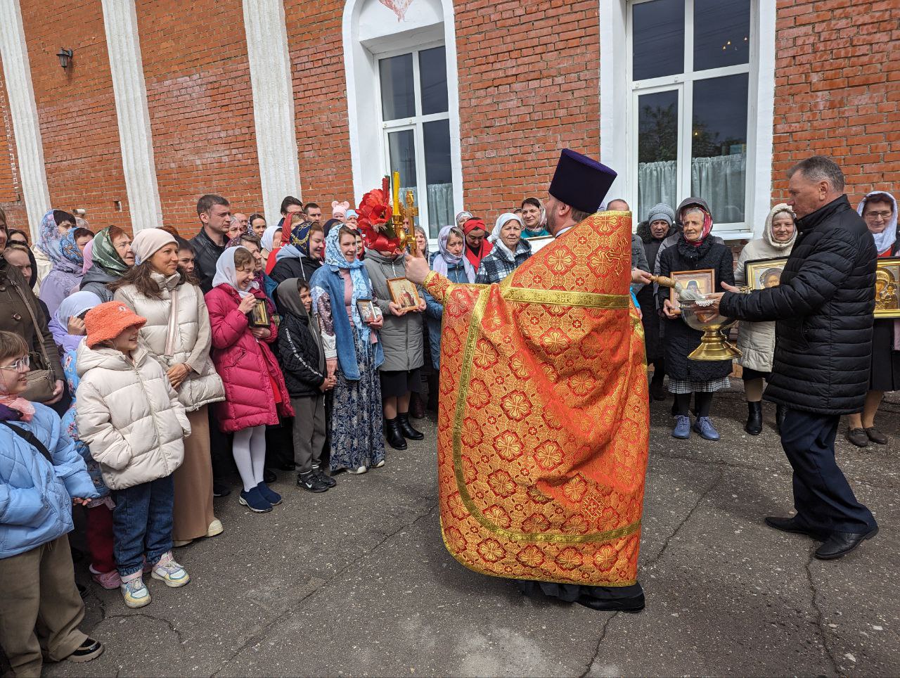 Богослужения в день Антипасхи