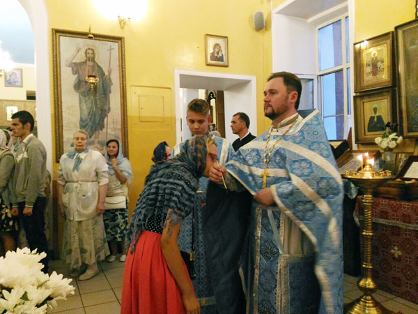 Всенощное бдение с Чином погребения Плащаницы Божией Матери