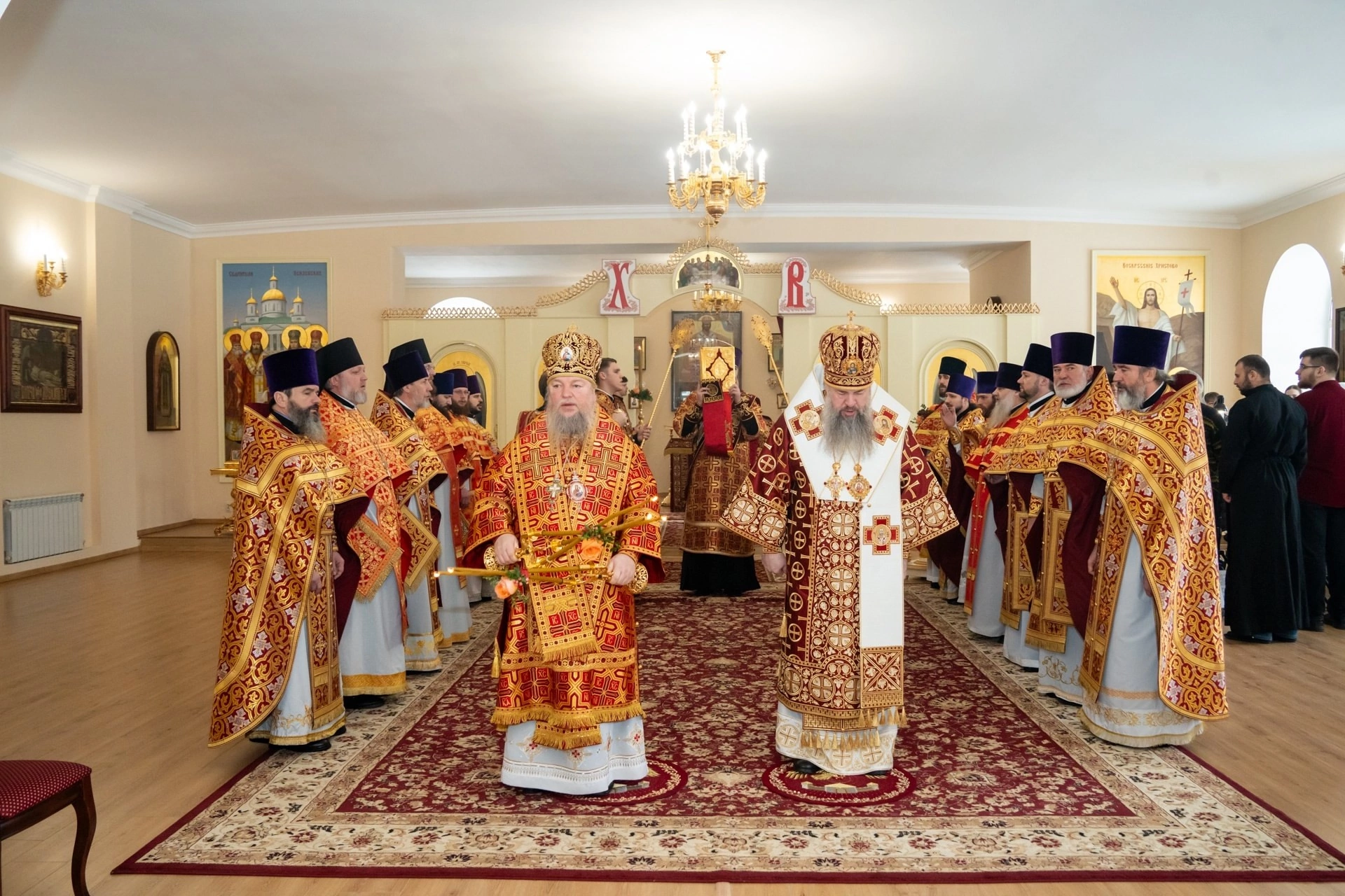 Протоиерей Александр Филиппов сослужил митрополиту Серафиму за литургией в Воскресенском храме при Пензенском епархиальном управлении