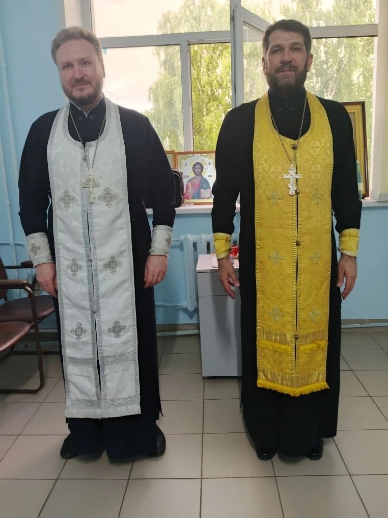 Священники посетили раненых