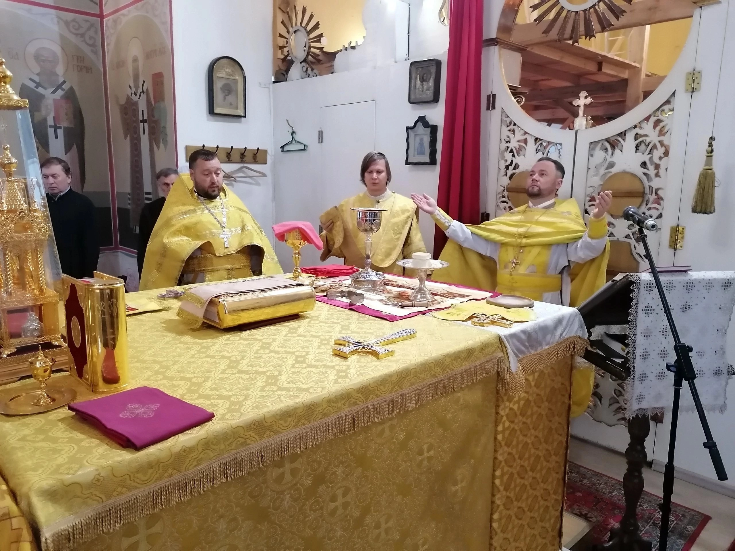 Богослужения в Неделю 28-ю по Пятидесятнице