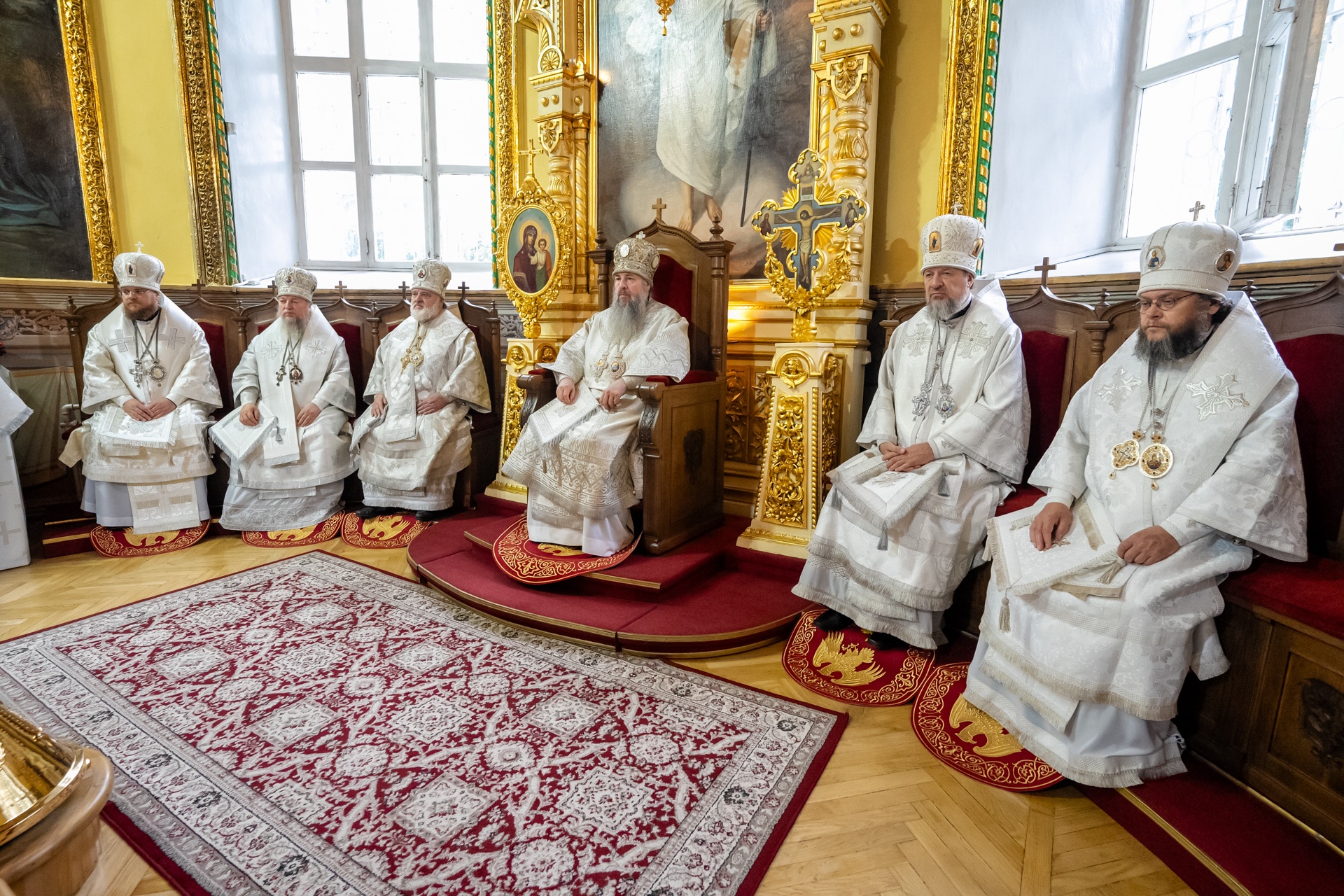 Протоиерей Александр Филиппов сослужил митрополиту Серафиму за литургией в Успенском соборе Пензы в 25-ю годовщину со дня кончины архиепископа Серафима (Тихонова) 