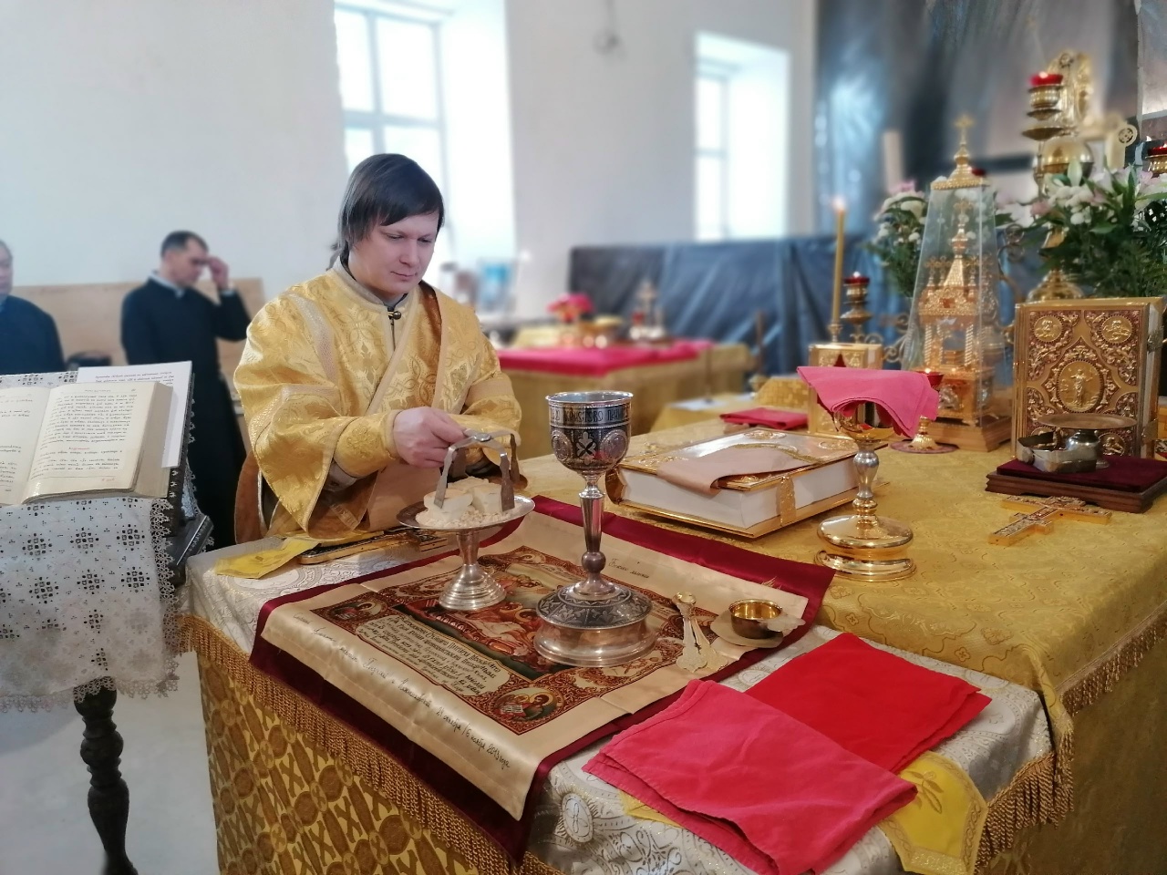 Богослужения в Неделю сыропустную