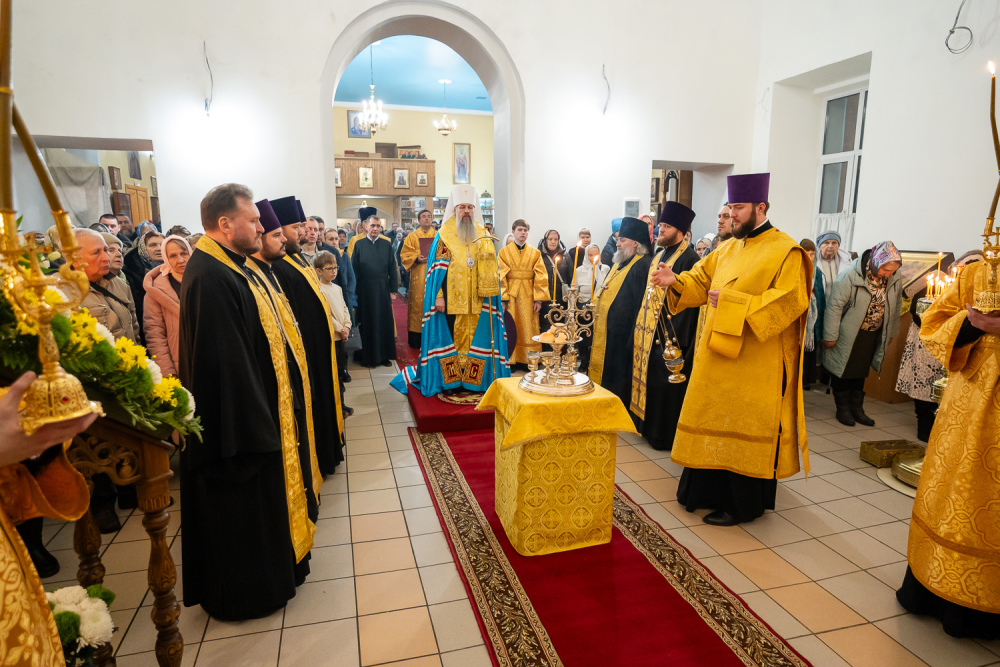 В канун престольного праздника митрополит Серафим совершил всенощное бдение в нашем храме