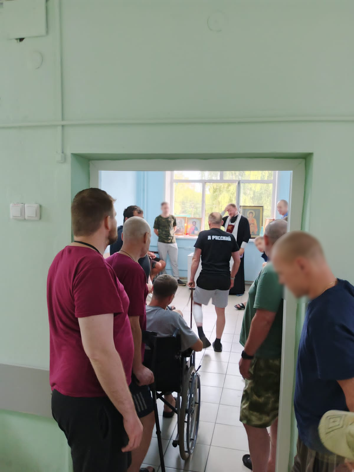 Священники посетили раненых участников СВО в военном госпитале Пензы