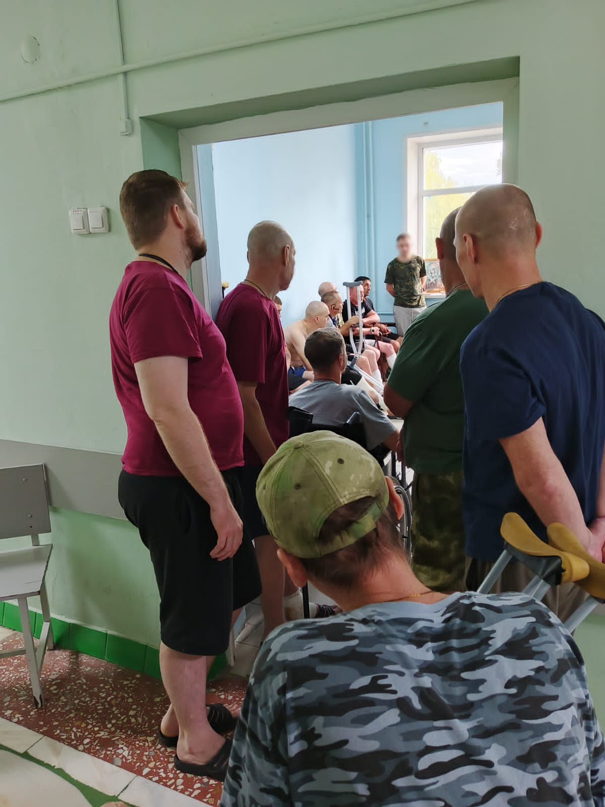 Священники посетили раненых участников СВО в военном госпитале Пензы