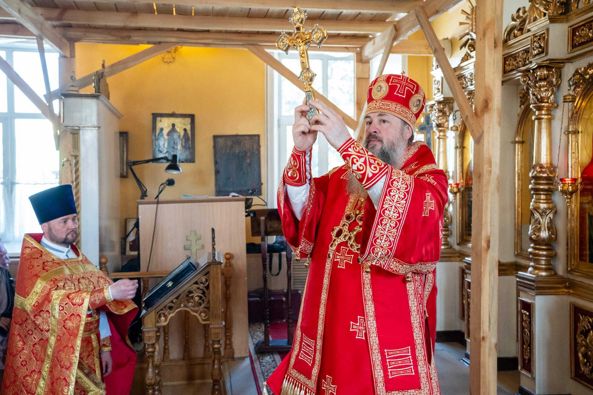 В день престольного праздника митрополит Серафим совершил литургию в нашем храме