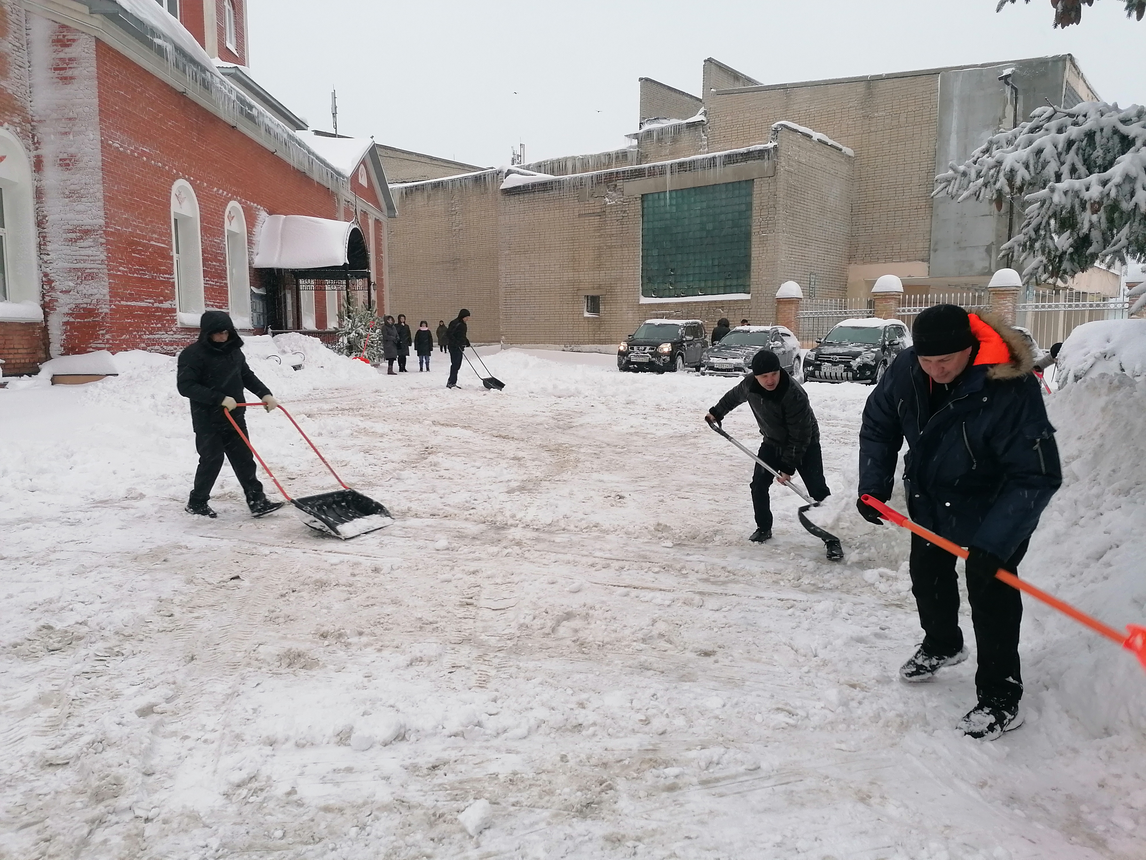 Настоятель выразил благодарность прихожанам