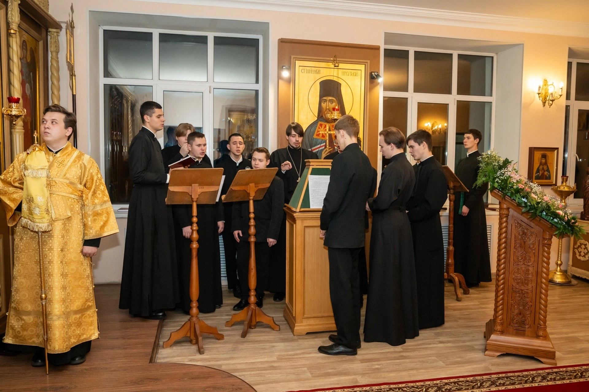 В канун престольного праздника протоиерй Александр Филиппов сослужил митрополиту Серафиму за всенощным бдением в храме святителя Иннокентия Иркутского при семинарии   