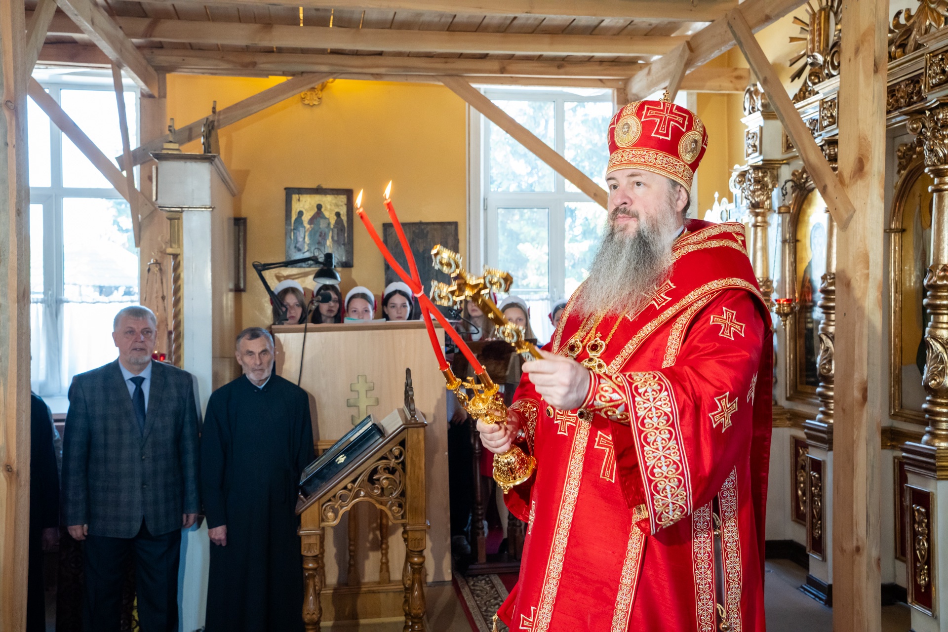 В день престольного праздника митрополит Серафим совершил литургию в нашем храме