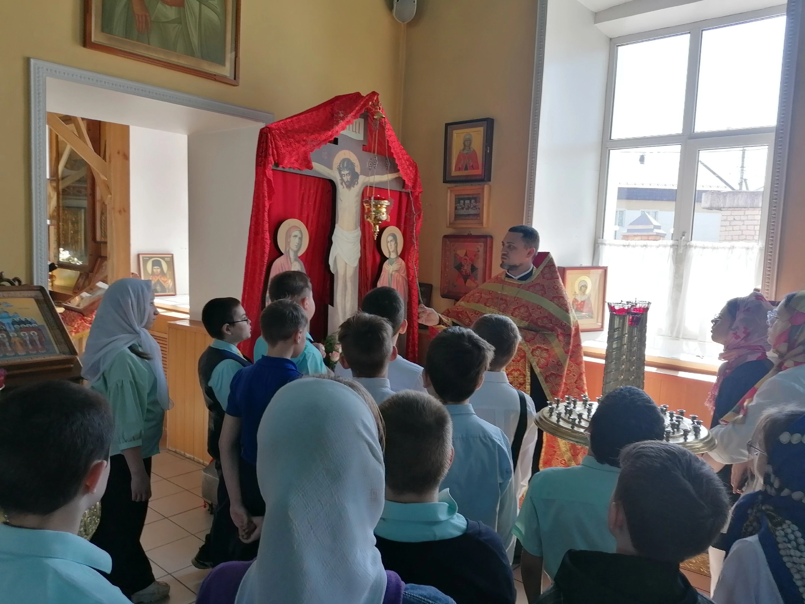 Встреча священника с учениками средней школы №60