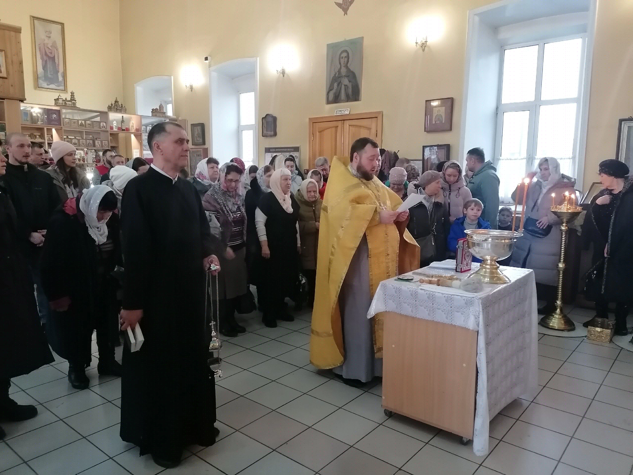 Богослужения в Неделю 32-ю по Пятидесятнице