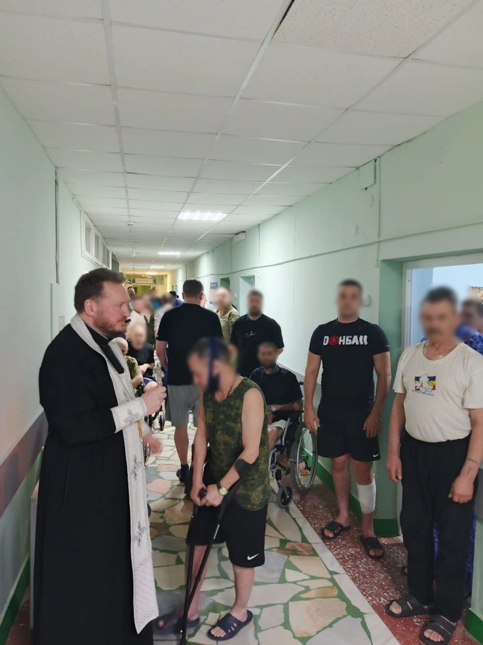 Священники посетили раненых участников СВО в военном госпитале Пензы