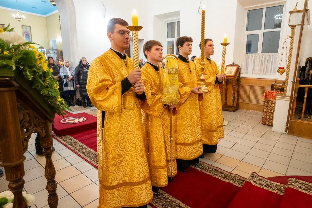 В канун престольного праздника митрополит Серафим совершил всенощное бдение в нашем храме