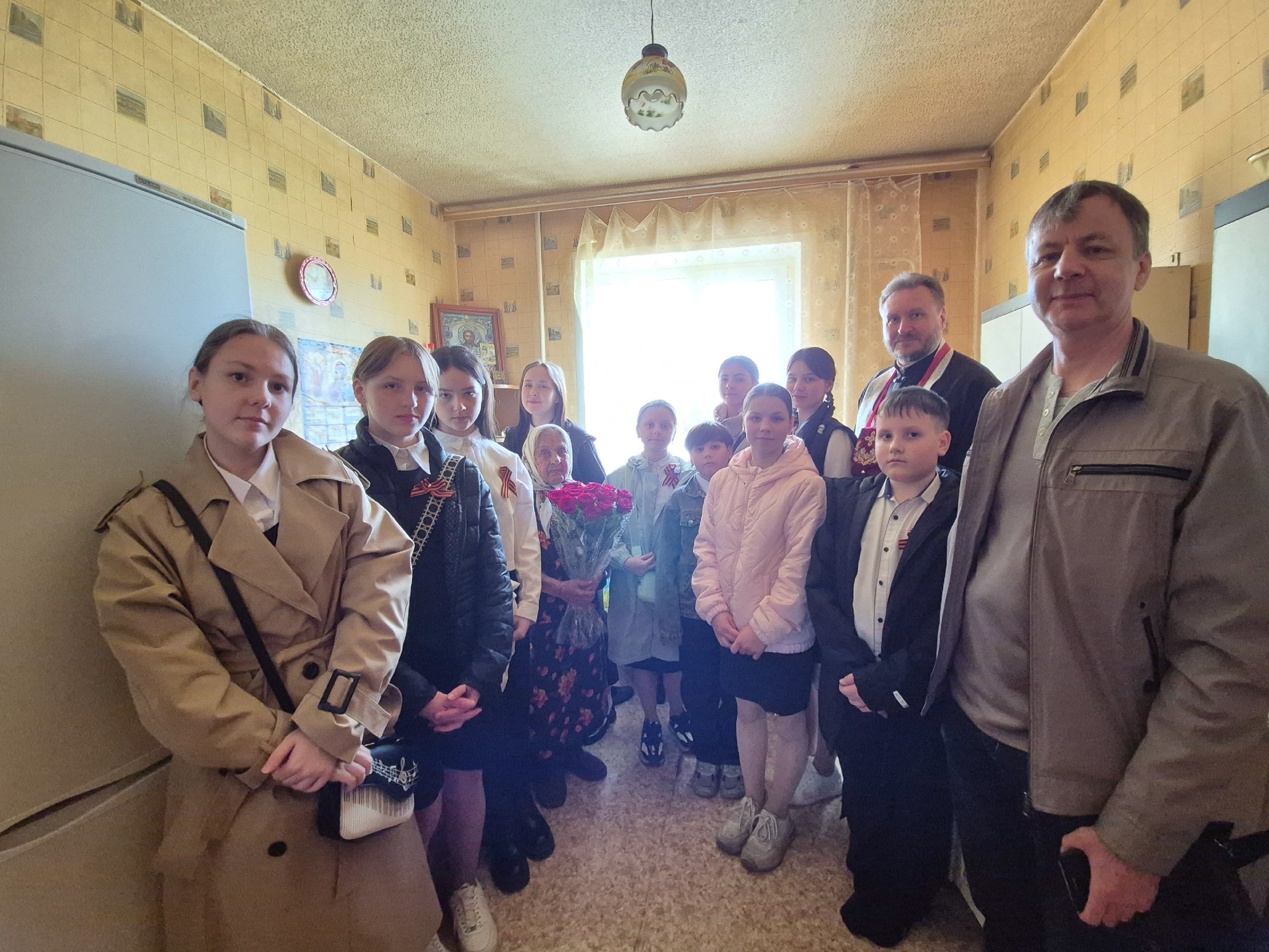 Иерей Сергий Карасёв с делегацией Никольского храма г.Пензы посетили ветерана войны