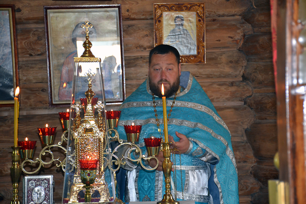 Протоиерей Антоний Шварёв совершил литургию в ИК-7