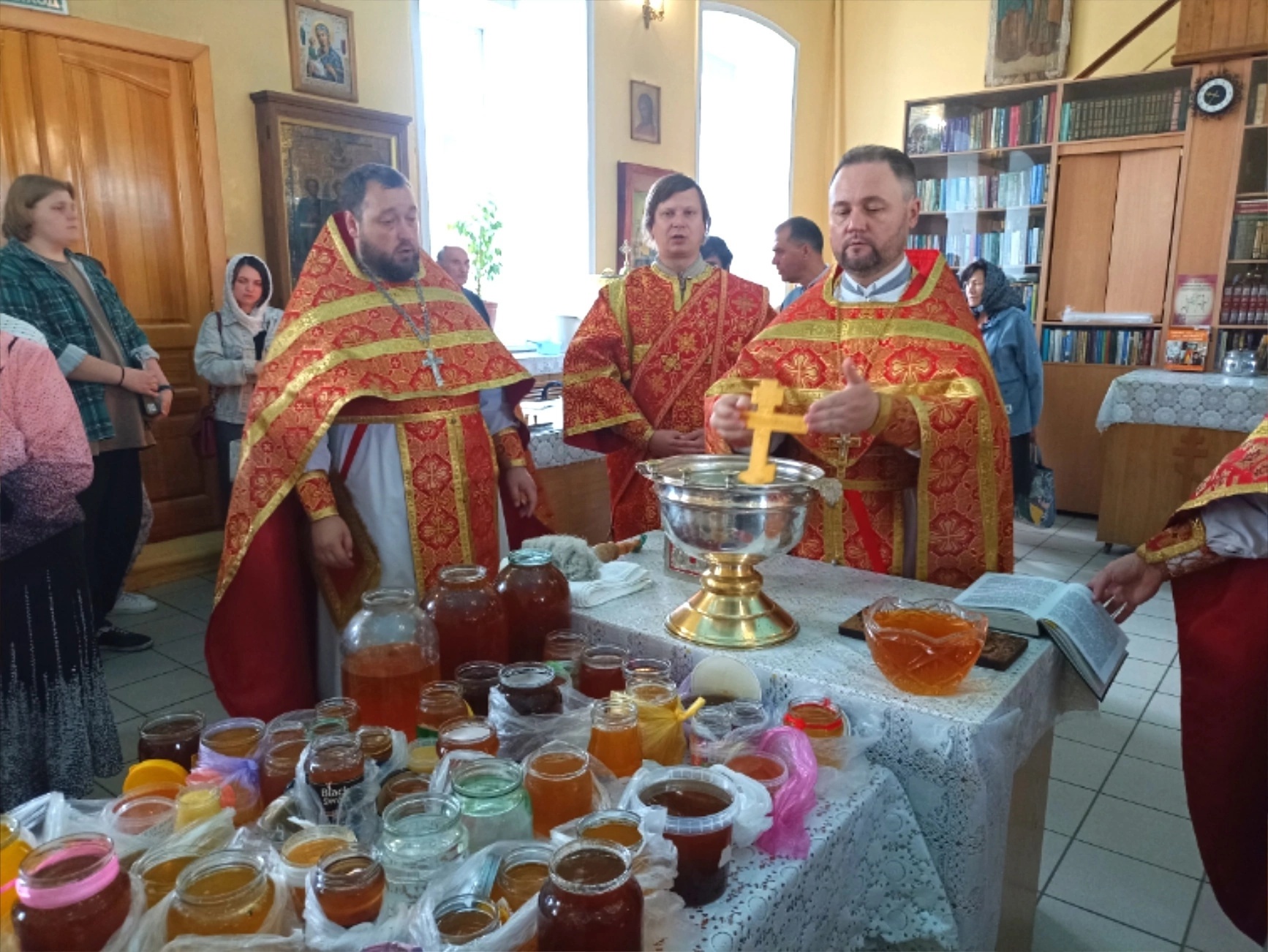 Празднование Происхождение Честных Древ Животворящего Креста Господня